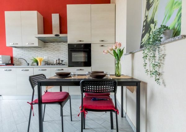 Intimate and nice single room in Via Pezzotti