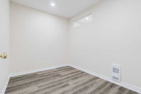 For Lease - 384 Oakwood Avenue Unit# 2nd, Toronto, Ontario - Photo 4