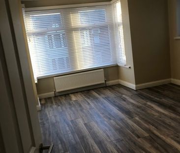 2 Bed Flat, Goodmayes Avenue, IG3 - Photo 1
