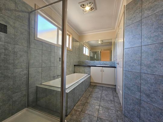 2/212 Cumberland Road, Pascoe Vale VIC 3044 - Townhouse For Rent | Domain - Photo 1