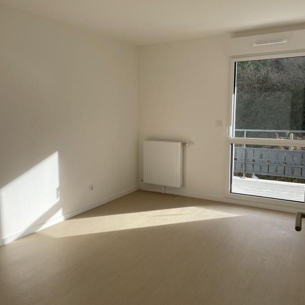 Location Appartement 3 pièces 71m² LANDERNEAU 29800 - Photo 1