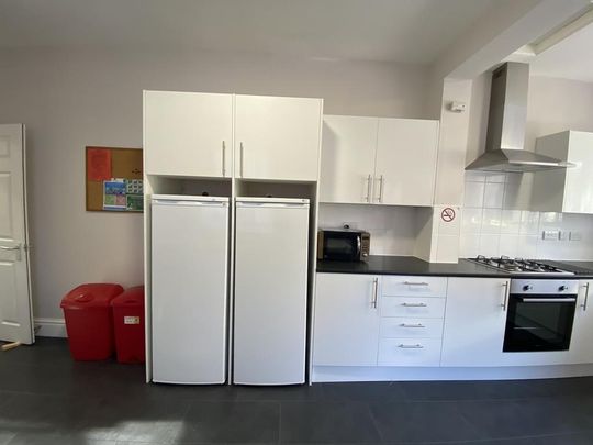 1 bedroom in a house share to rent - Photo 1