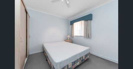 Stylish Unit in Heart of Como - Photo 3