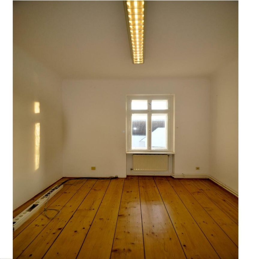 Villa in gut frequentierter und auch repräsentativer Lage! Ideal als Rechtsanwaltskanzlei oder Praxisraum und dgl. geeignet - Photo 1