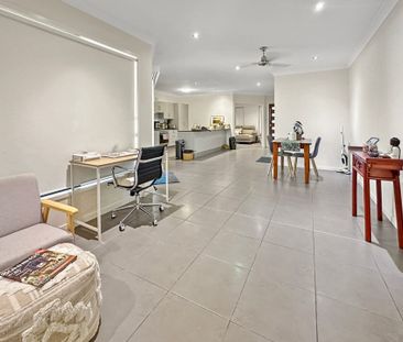 Modern Family Home in Mount Louisa - Photo 4