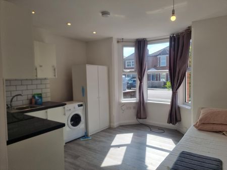 Studio Flat, Foundry Lane, SO15 - Photo 4