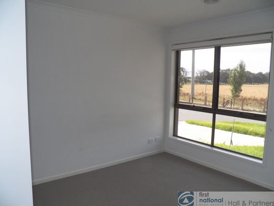 10 Solar Close, 3977, Cranbourne East Vic - Photo 1