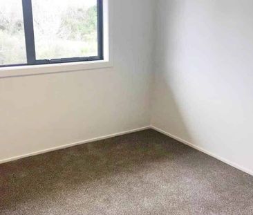 Modern One-Bedroom Apartment with Great Amenities - Photo 3