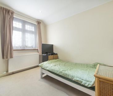 4 bedroom semi-detached house to rent - Photo 5