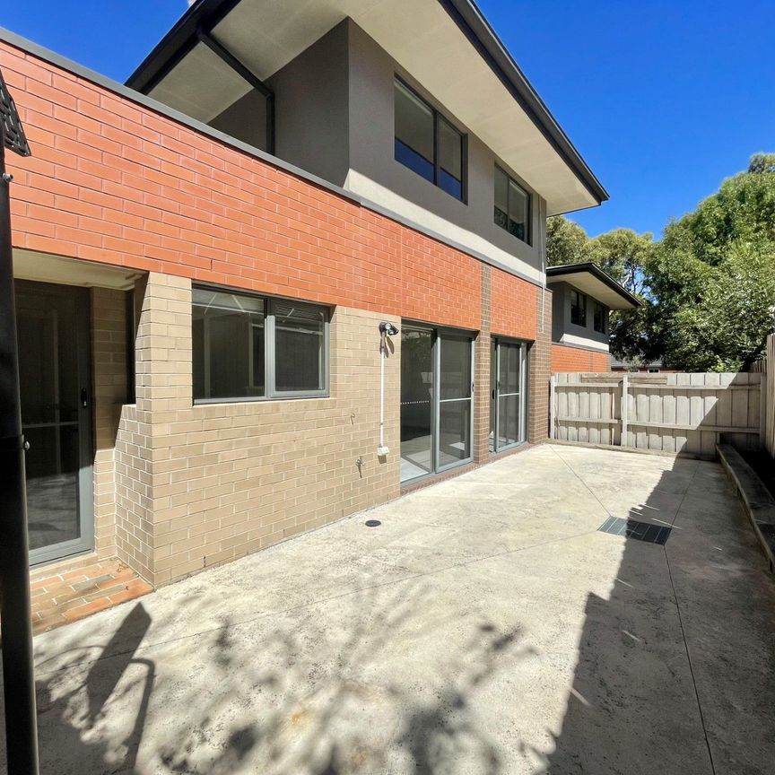 2/420 Sherrard Street, Black Hill - Photo 1