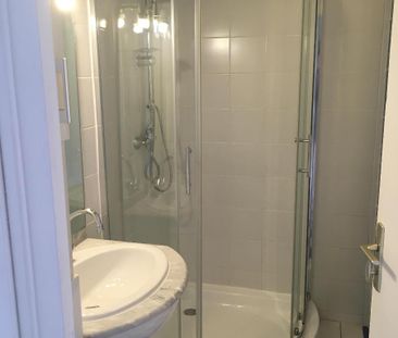 Location Appartement 4 pièces 67m² DECINES CHARPIEU 69150 - Photo 2