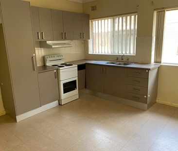 First Floor Unit! - Photo 2