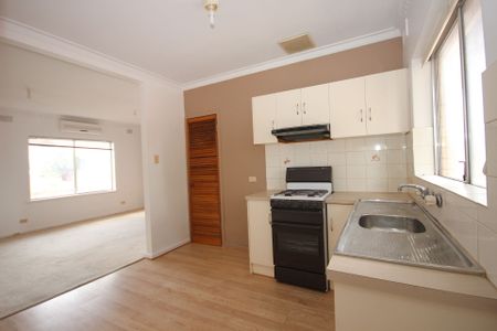 6/49 Ballantyne St, Thebarton SA 5031 - House For Rent | Domain - Photo 2