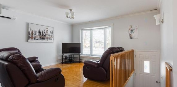 Grand 4 1/2 à louer ( Maison rez de chausée) - Photo 2