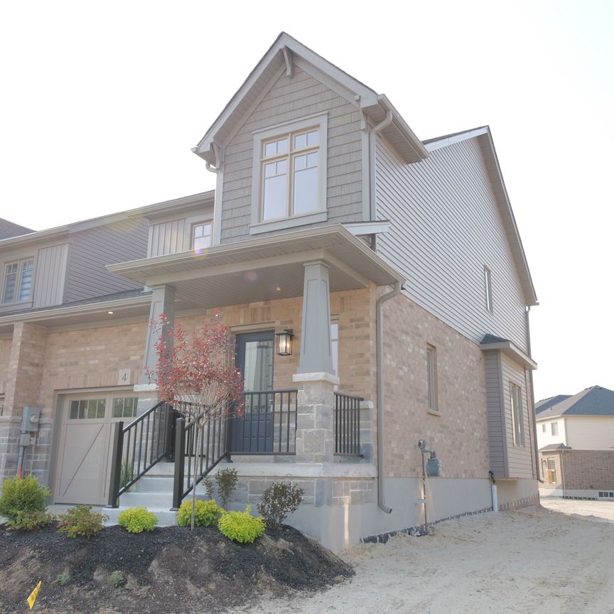 For Lease - 4 Shipley Avenue, Collingwood, Ontario - Photo 1