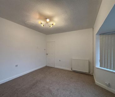 1 bedroom semi-detached bungalow to rent - Photo 4