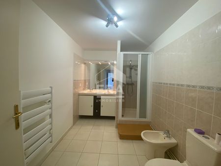 Location Appartement 4 pièces 113m² - Photo 3