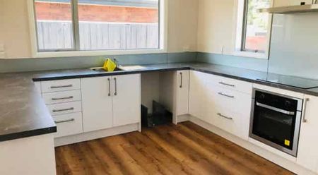 NEAR NEW IN ALLENTON - Photo 2