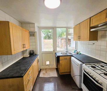 3 bedroom terraced house to rent - Photo 1