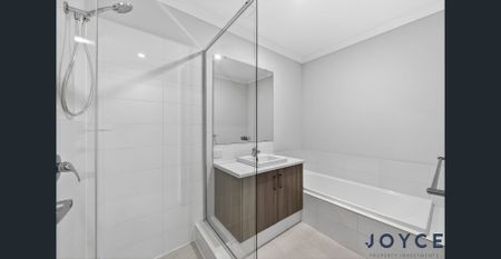 Stylish & Spacious 3 Bedroom Home with Generous Outdoor Living - Photo 3