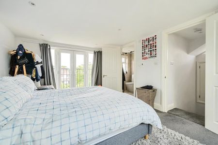 5 bedroom semi-detached house to rent - Photo 3