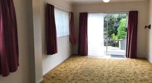 Charming 1BR Flat in Beachlands! Near beach & bus - Photo 1