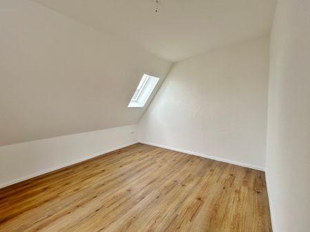 Komplett modernisierte Obergeschosswohnung – kurzfristig beziehbar! - Foto 3