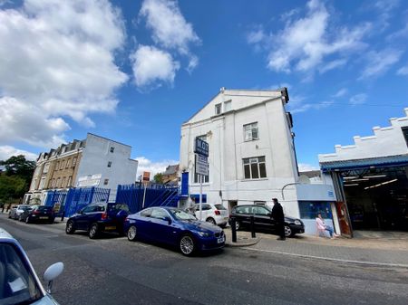 Marlborough Road, London, N19 - Photo 3