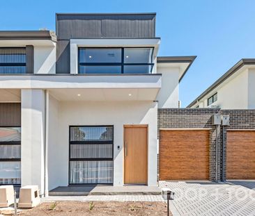 Luxurious Bowden Townhouse - Photo 3