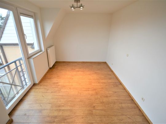 Ruim duplex appartement met een groot zongericht terras, schitterend gelegen in het 'Oude Knokke', vlakbij het centrum. - Photo 1