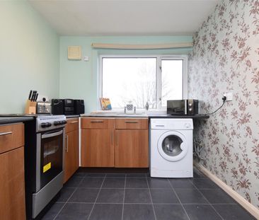 Redmayne Grove, Knottingley - Photo 3