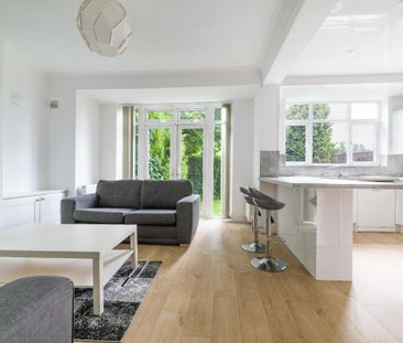 6 bedroom semi-detached house to rent - Photo 2