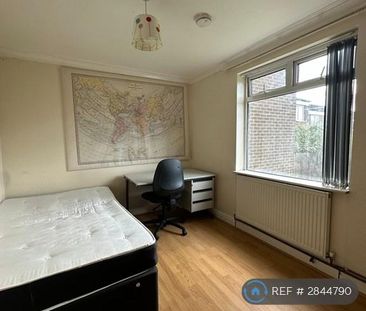1 bedroom in a house share to rent - Photo 4