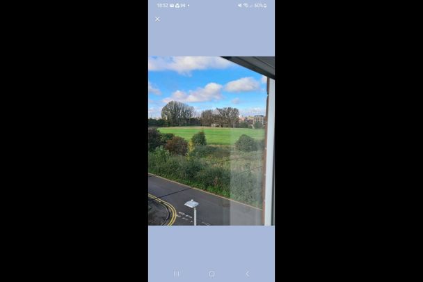 Room in a Shared House, Holme Road, NG2 - Photo 1