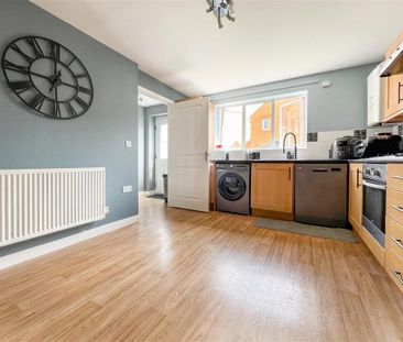 3 bedroom semi-detached house to rent - Photo 5