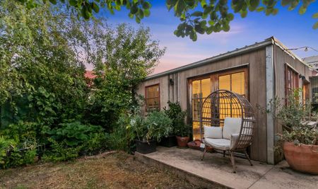Claifornian Bungalow in the Golden Triangle - Photo 2