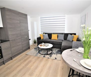 London Road, Town Centre - Photo 2