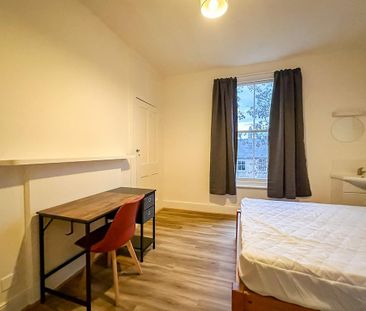 1 bedroom in a house share to rent - Photo 2