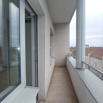 3-Zimmer Wohnung mit Balkon im letzten Liftstock - Photo 1