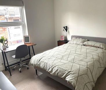 3 bedroom terraced house to rent - Photo 5