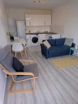 3 bedroom flat to rent - Photo 1