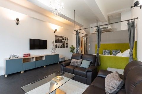 Loft Astoria - Photo 1