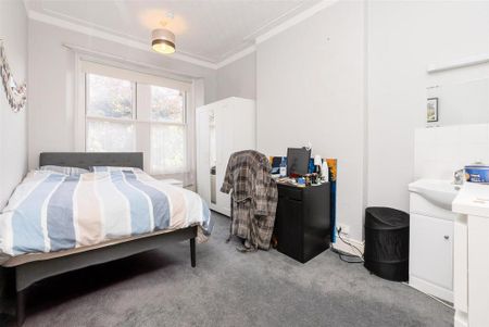 House share to rent - Photo 2