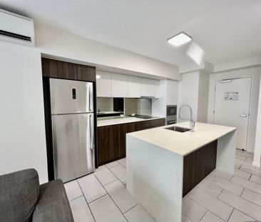 FIRST CLASS LIVING IN THE HEART OF MOOLOOLABA - Photo 1