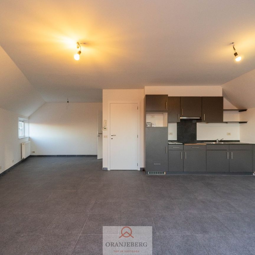 Gerenoveerd 2-slpk appartement op de 3de verdieping - Photo 1