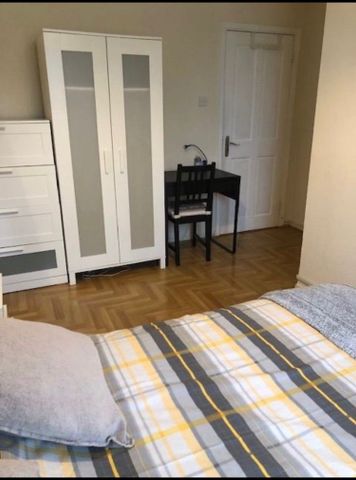 Cosy Flat Share Available in London, NW6 - Photo 3