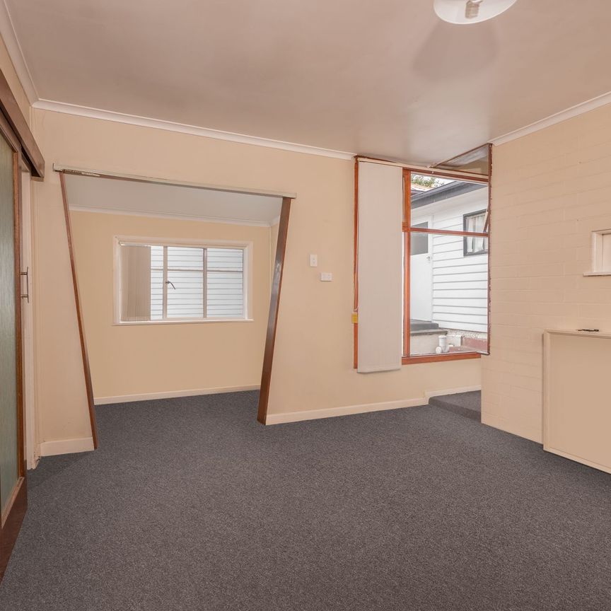 Comfortable Home in Claremont - Photo 1