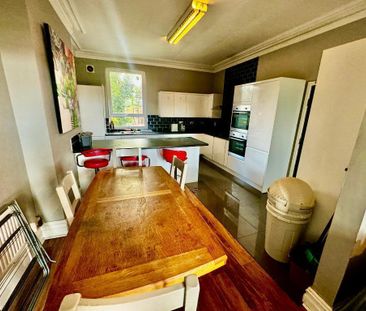 10 bedroom detached house to rent - Photo 6