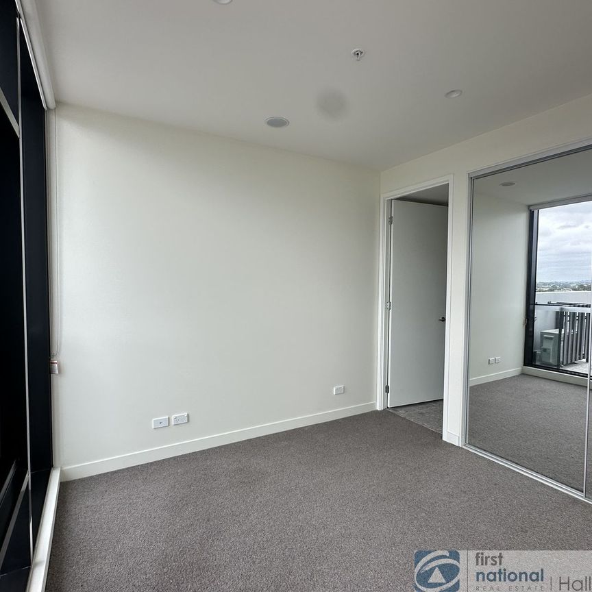 Welcome to THE LONSDALE - Photo 1