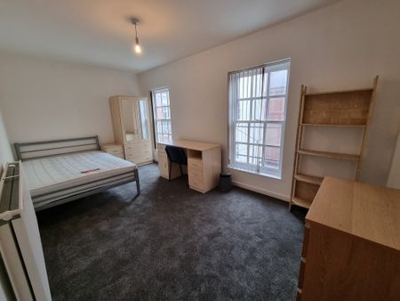 4 Bed Student Accommodation - Photo 5